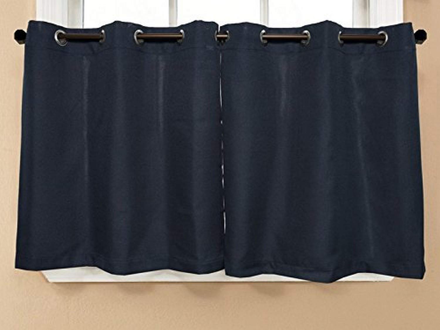 Rideaux de cuisine marine pour habiller une fenêtre au-dessus de l'évier Sweet Home