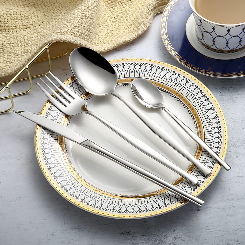 Argenterie de table au fini poli miroir éclatant, ustensiles de cuisine d'exception