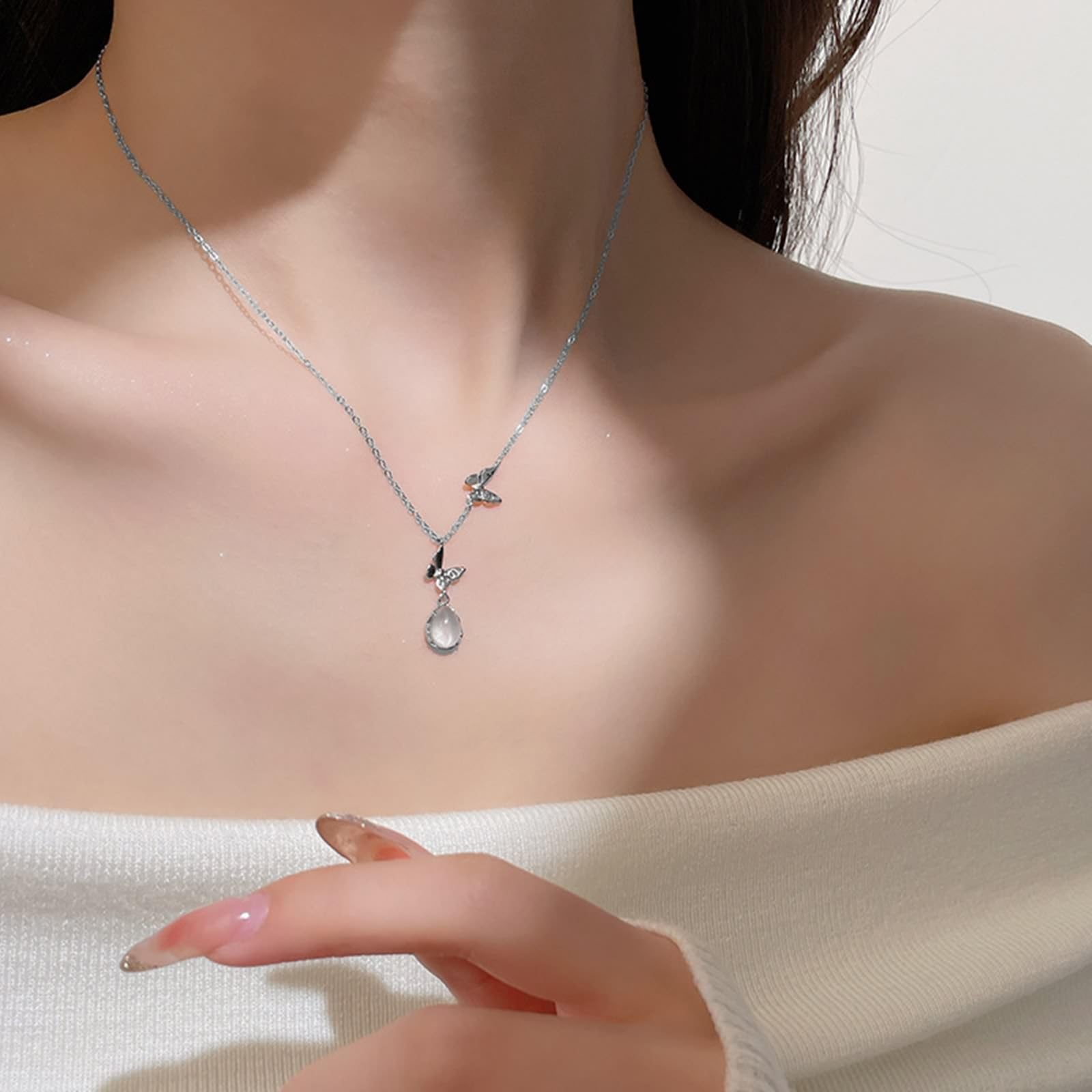 KnSam Au 375/585/750 Weiß Gold Halskette für Damen Echt Goldschmuck, Schmetterling Tropfen Damenkette Anhänger mit Mondstein (Tropfenschliff Transparent), Kette Frauen Weißgold 9K/14K/18K, 40+5CM