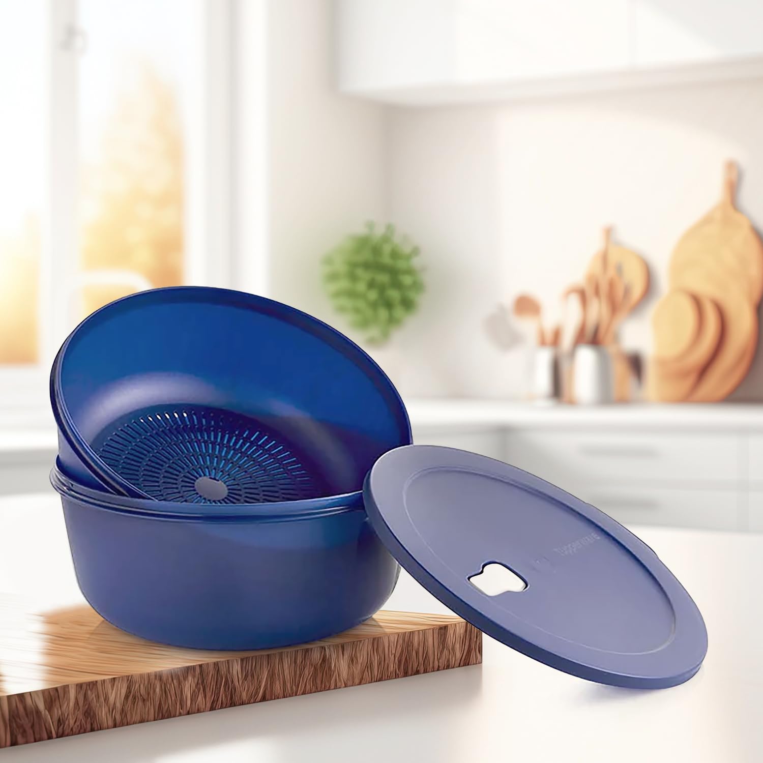 Tupperware CrystalWave Store Serve & Go - Cuenco con colador y ventilación - Prepara, refrigerador y recalienta comidas - Apto para lavavajillas, microondas y libre de BPA (3.8 L / 16 tazas)