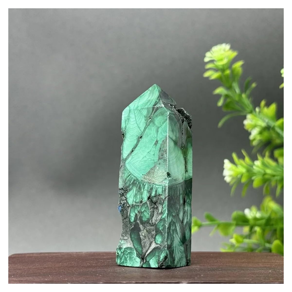 Tour en malachite naturelle pour décoration d'intérieur en pierre de cristal (72g 65mm)