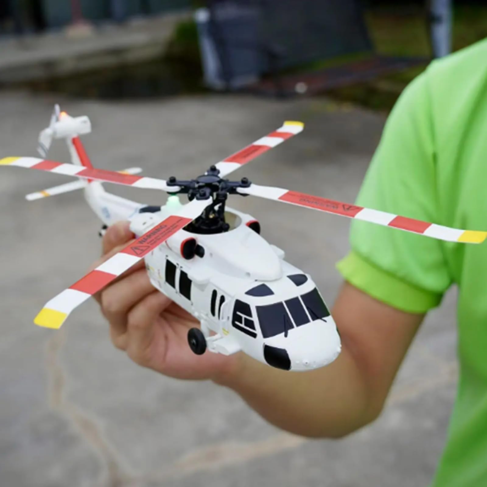 Elicottero radiocomandato K270 UH-60L elicottero brushless flybarless a 4 canali con 4 pale senza alettoni mantenimento dell'altitudine posizionamento ottico del flusso(3 Batteries)