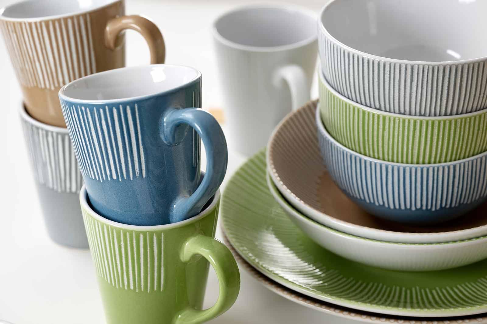 Ritzenhoff & Breker Banda Frühstücks-Set 18-teilig, Teller (21 cm) Schalen (14 cm) und Becher (315 ml) mit Streifen-Relief, Minimalistisches Geschirr in Coupe-Form, Spülmaschinenfest, Steingut, Blau