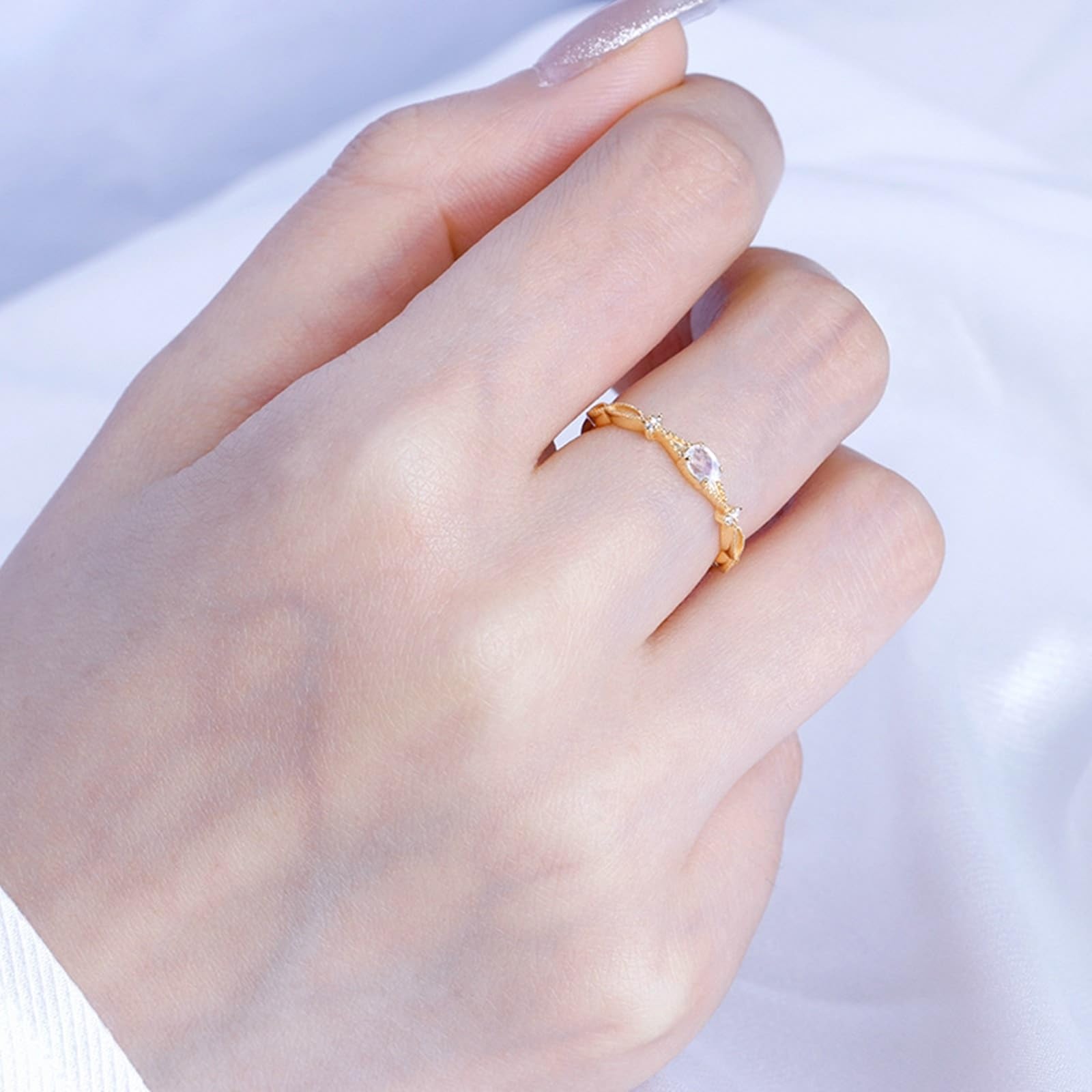 Pierścionek zaręczynowy 9K/14K/18K złoto z owalnym kamieniem księżycowym elegancki filigranowy mały rozmiar 47-65