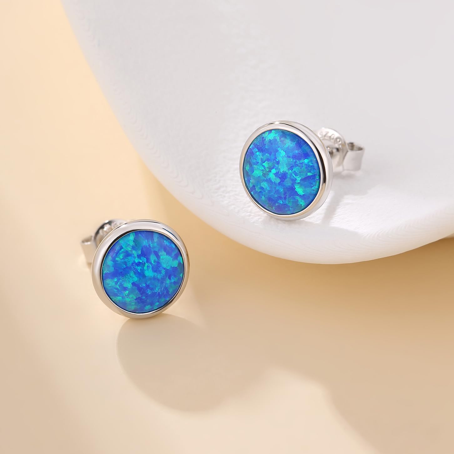 Jiamiaoi Pendientes de ópalo chapados en oro blanco de 18 quilates, pendientes de plata de ley 925, hipoalergénicos, para hombre y mujer, 6 mm – 8 mm opciones