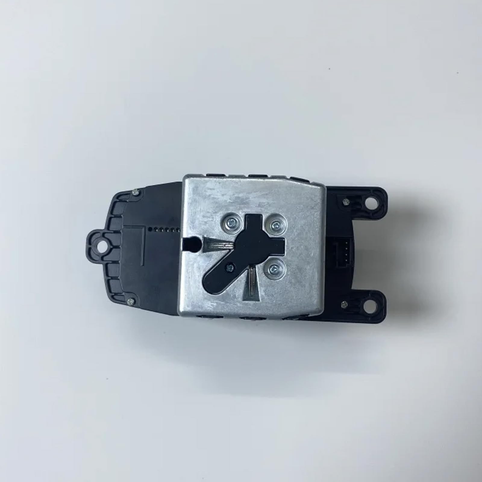 Adattatore di programmazione di sostituzione diretta per camion connettore diagnostico 65829286699 Facile da usare per F20 F22 F31 Utilizzare il controller interruttore a pulsante