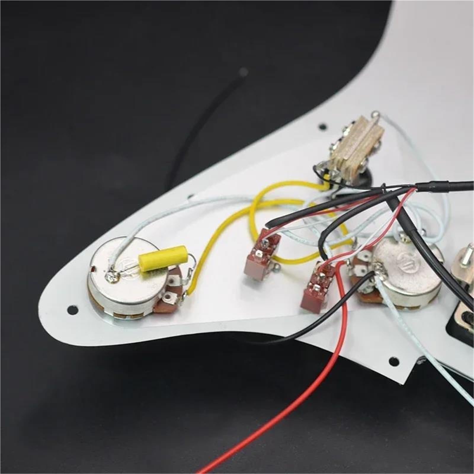 Con pastillas Humbucker Alnico 5 golpeador de guitarra precableado golpeador divisor de bobina HH Mini Humbucker + golpeador cargado Humbucker Kit Pastillas Pickguard(Yellow)