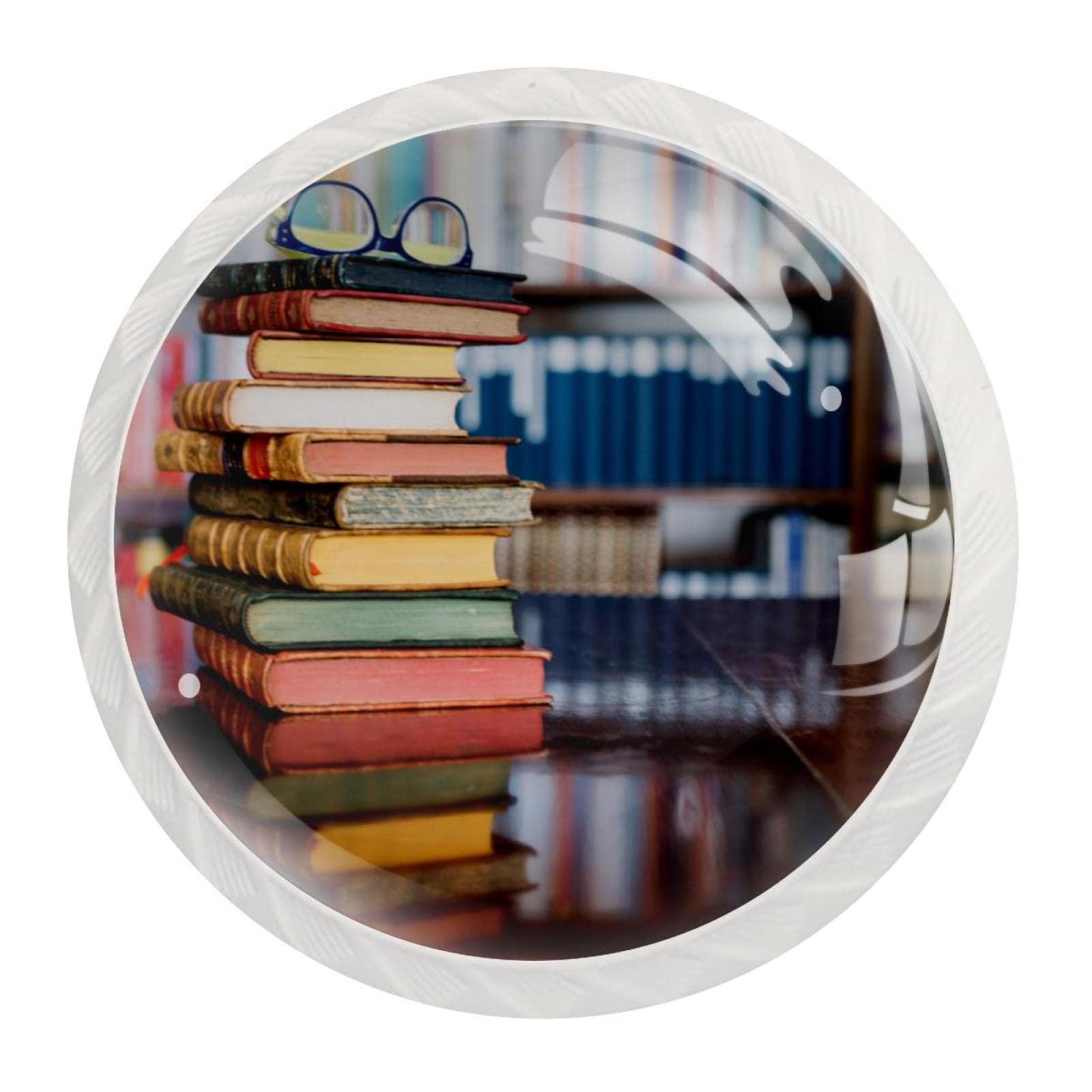 12 manijas redondas blancas de cajón de libros antiguos en la biblioteca