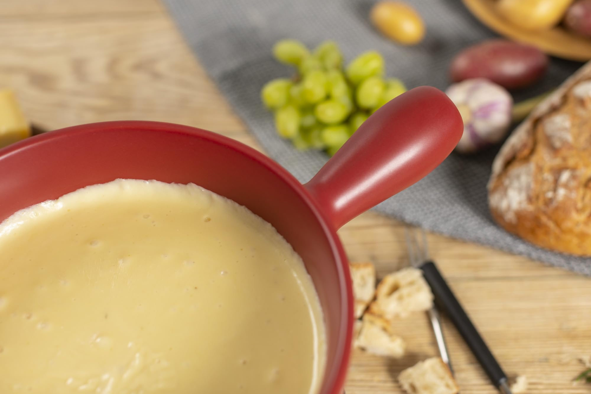 KUHN RIKON Suisse - Fondue de queso (23 cm de diámetro, 2,6 litros, ideal para 4-6 personas, incluye 6 tenedores, hornillo y quemador de pasta (sin pasta combustible)