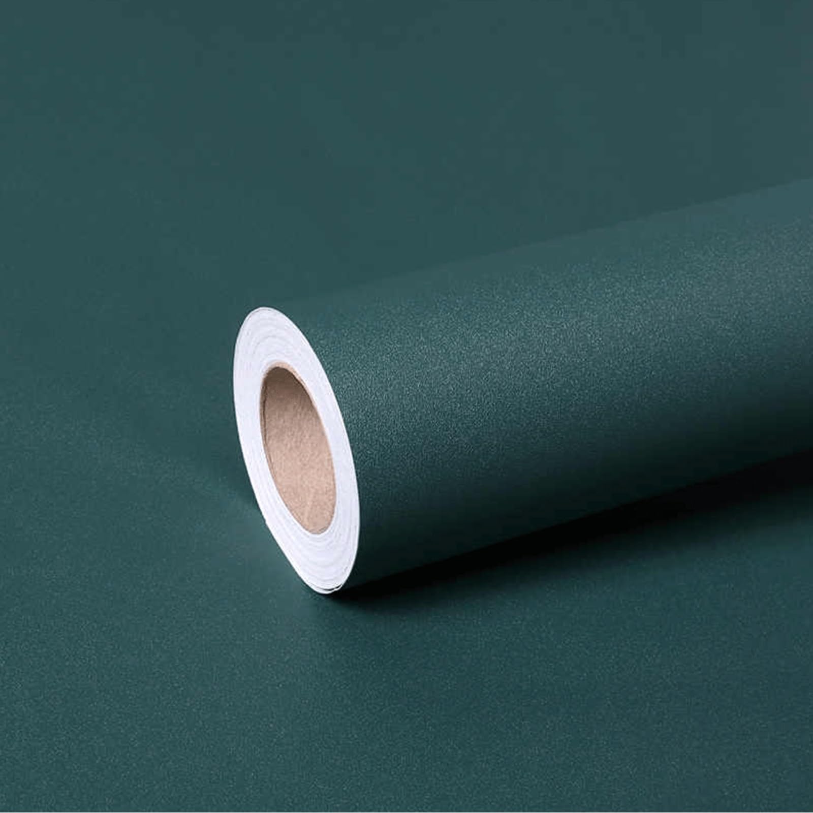 Papier peint vert pour relooker un meuble ancien ou créer un salon nature chic