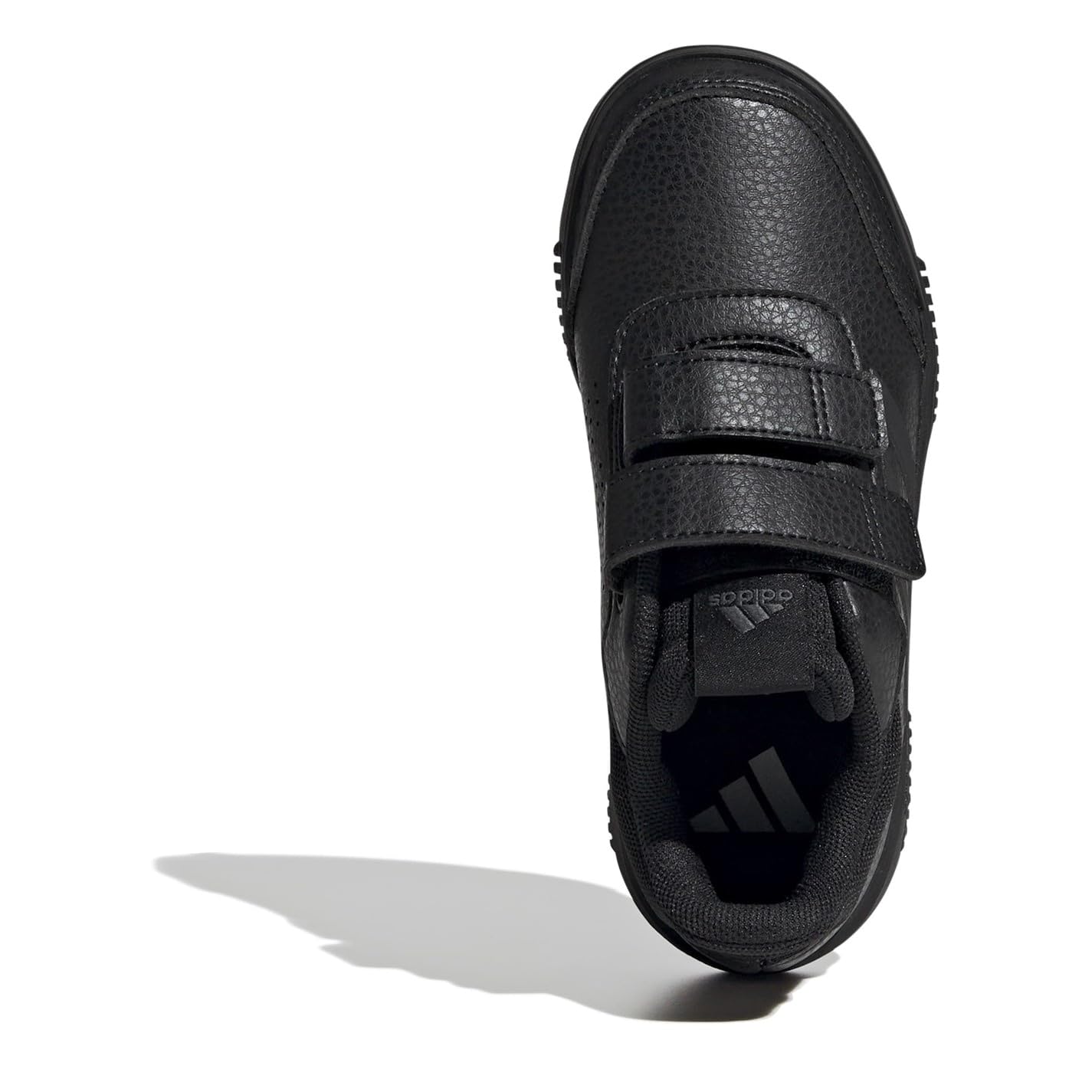 Les chaussures adidas Tensaur Hook and Loop : un choix pratique pour les enfants actifs.