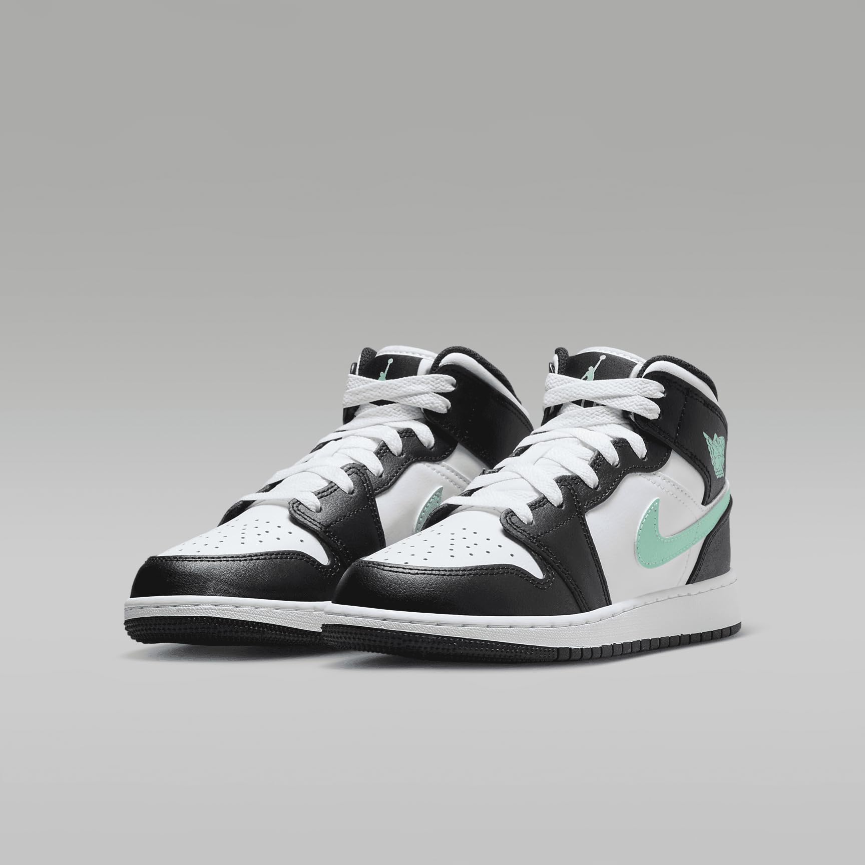 Jordan Big Kids Air 1 Mid (GS), White/Green Glow-Black, 4.5 Big Kid