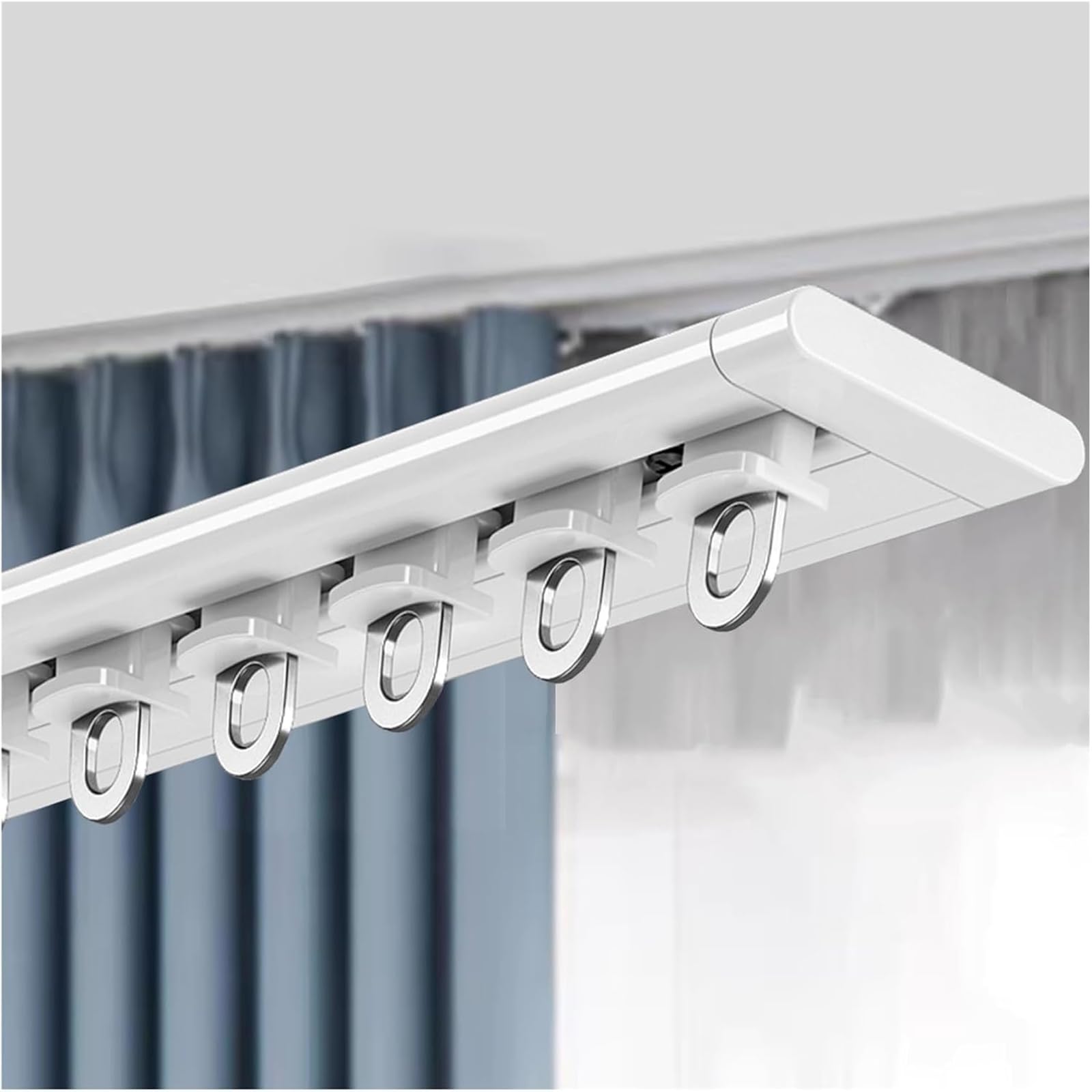 Rail rideau plafond aluminium 4,5 m pour créer un coin nuit chaleureux et intime