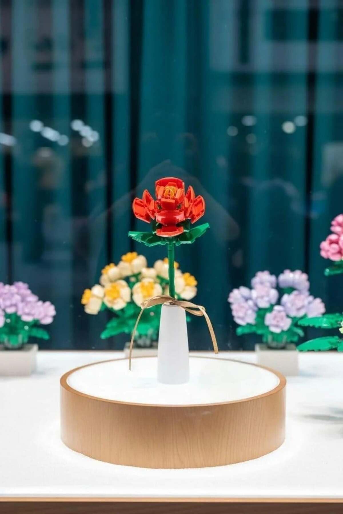 Miniso Rose Building Blocks - 22X9.5X5.5Cms - Multicolor