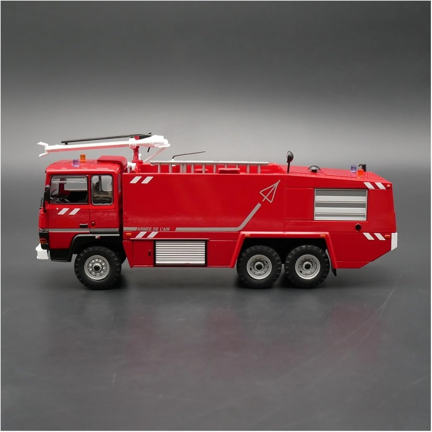 1 43 for 72 Airport Fire Truck Foam Alloy Car Model Metal Vehicle Decoration (Red) Home Office Or Shelf Decor