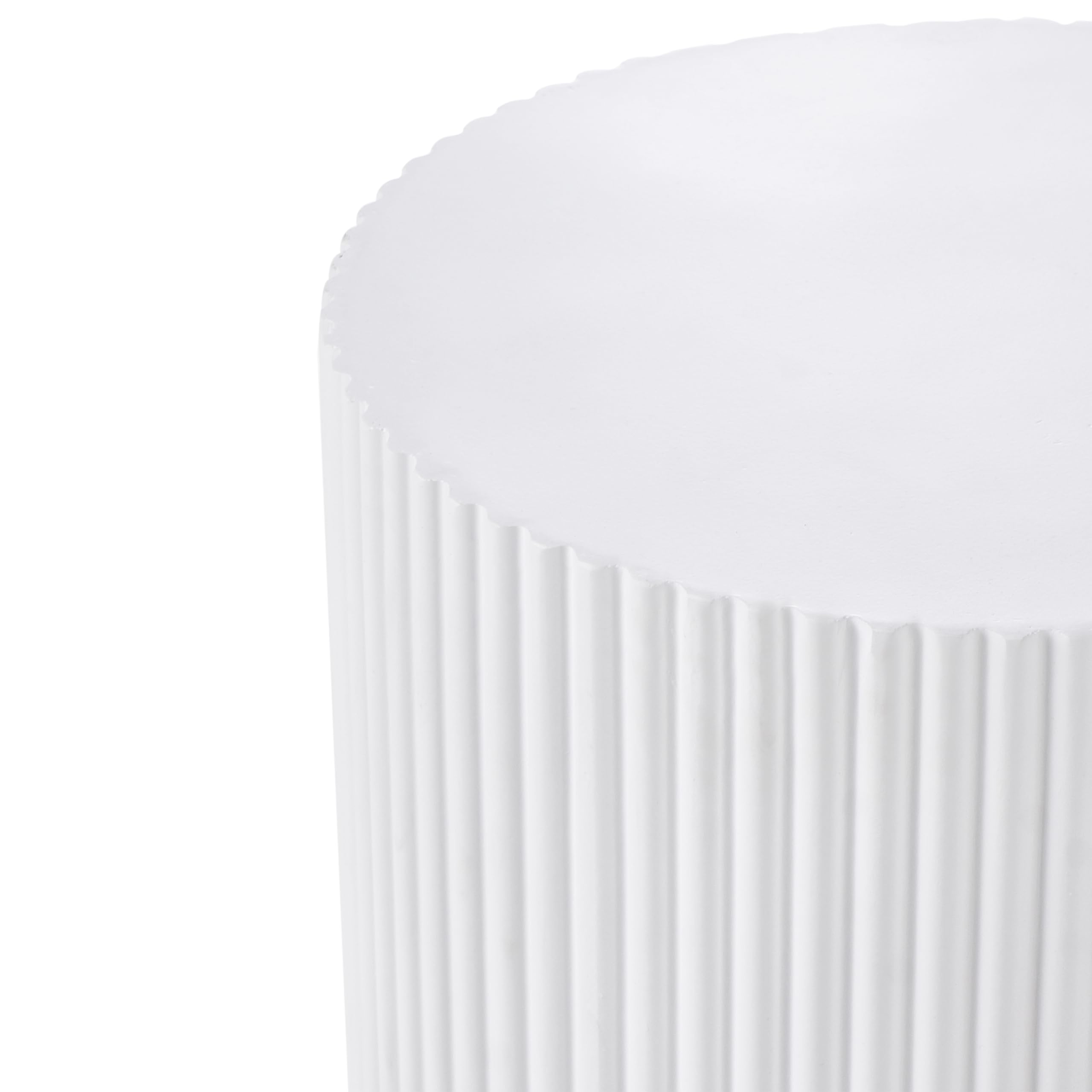 Beliani Table d'Appoint Striée Moderne MgO Ronde Résistante aux UV et aux Taches Blanche Biccari