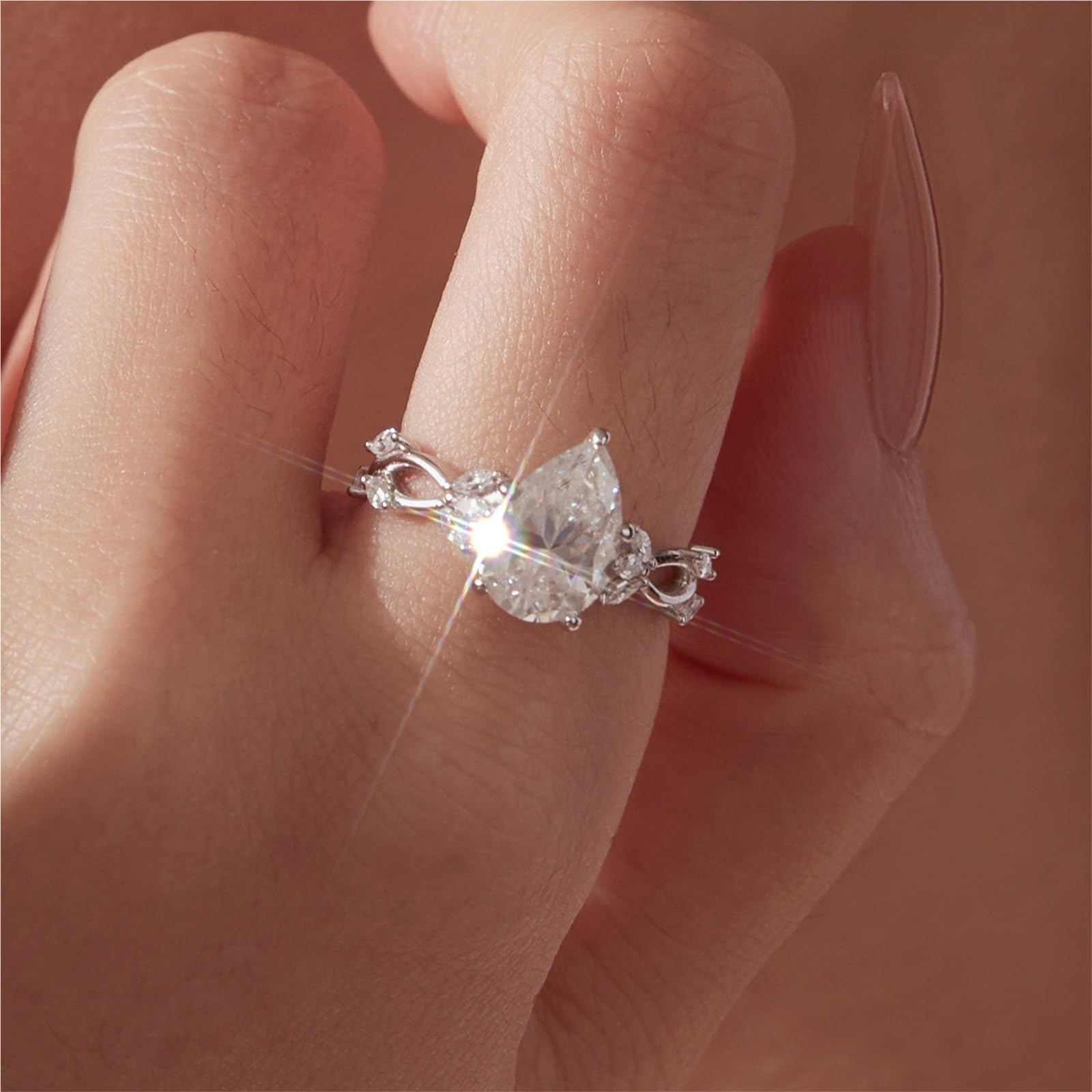 Anello Solitario in Argento Sterling 925 con moissanite a Pera da 3 ct | Anello di fidanzamento o promessa unisex Argento 925 (con punzone) Solitario in moissanite taglio a goccia (qualità 3EX) F