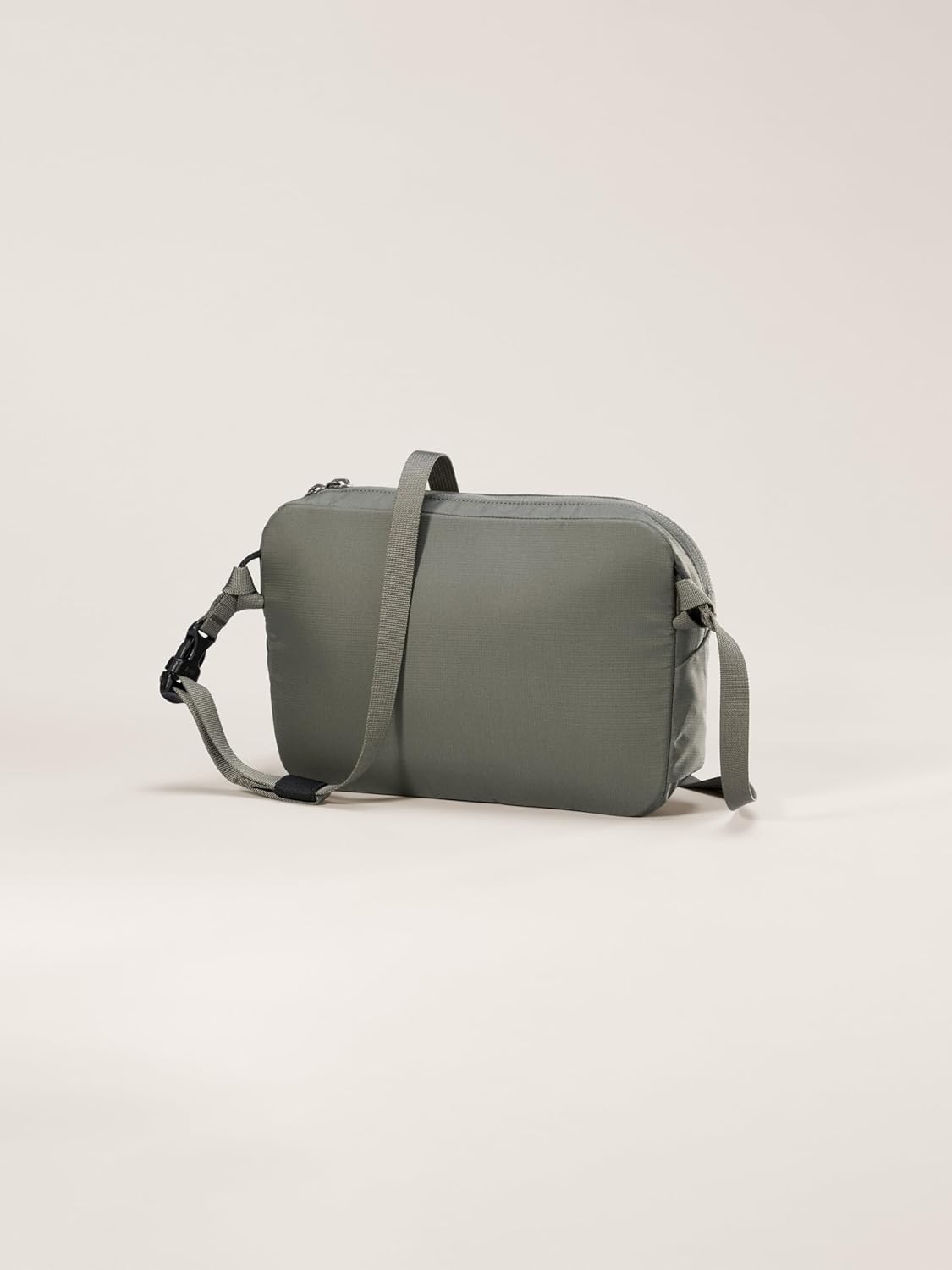 Arc'teryx Heliad Crossbody Bag | Streamlined Bag for the Day's Essentials