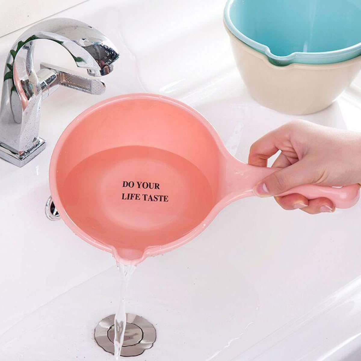 BETOOKY 3pcs Plastic Kitchen Water Ladle Set Long Handle Bath and Cooking Water Scoop Multi-color Large Capacity for Home and Bathing Use