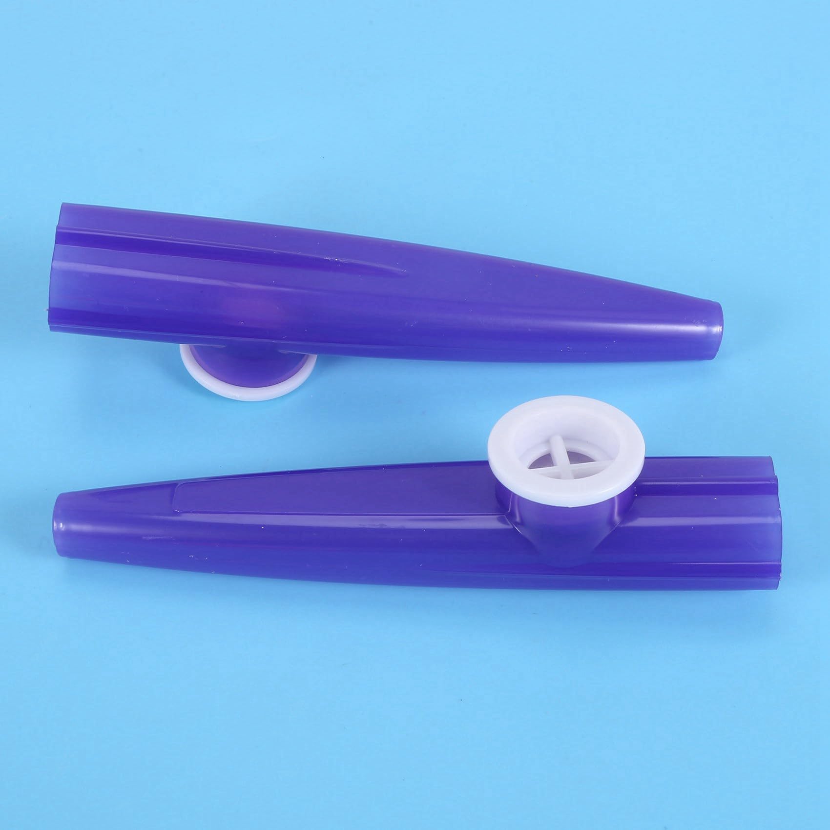 Daconovo 144 Piezas Kazoos de Plástico 8 Colores Instrumento Musical Kazoo, Buen Compañero para Guitarra, Ukelele, Violín, Teclado de Piano, Gran Regalo para Música Amantes (144 Piezas)