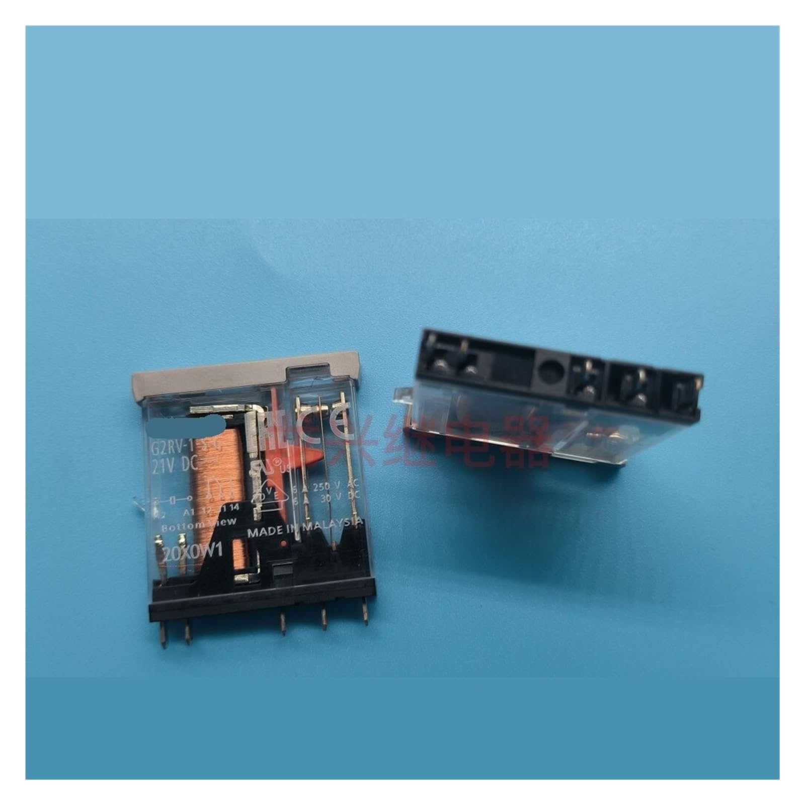 Relé G2RV-SR500 24VDC con interruptor G2RV-1-SG para control de automatización industrial