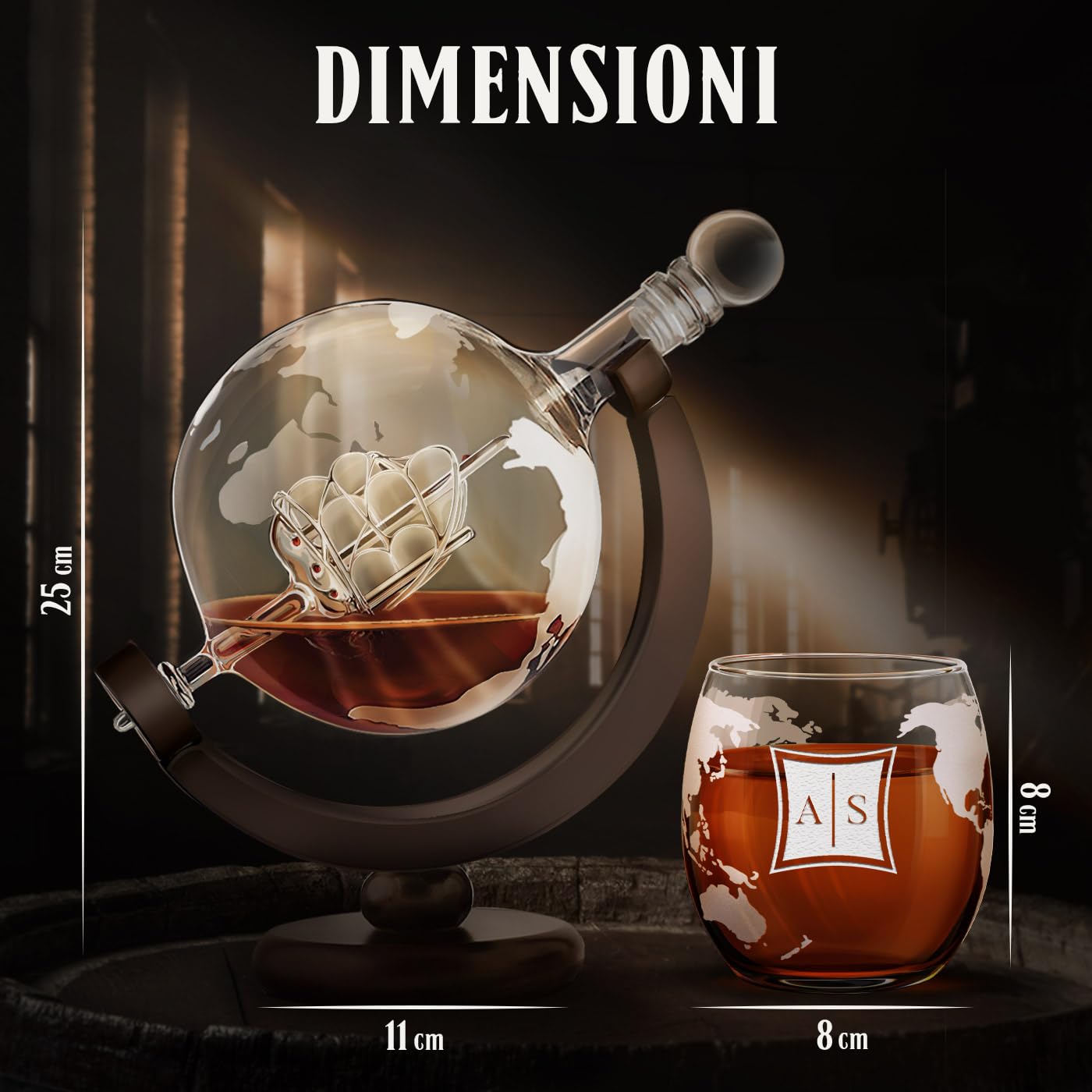 Maverton Decanter per Whisky in vetro - incisione personalizzata - Caraffa a forma di mappamondo da 850 ml + 2 bicchieri da whisky - idee regalo per anniversario - eleganza