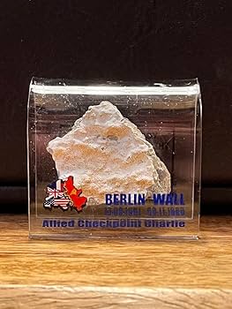 ベルリンの壁の欠片2個 ベルリンの壁の欠片2個の通販 by macaron's shop｜ラクマ