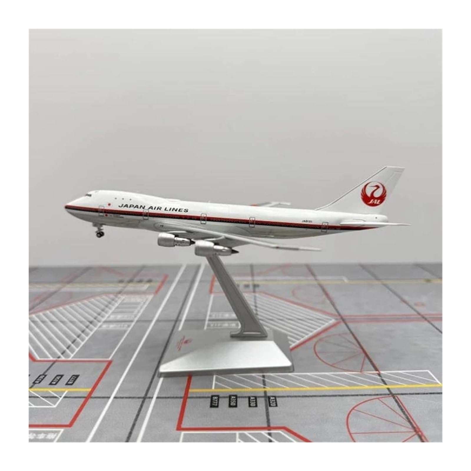 Amazon.co.jp: 1:400 B747-100 JA8101 合金ダイキャスト模型飛行機 お