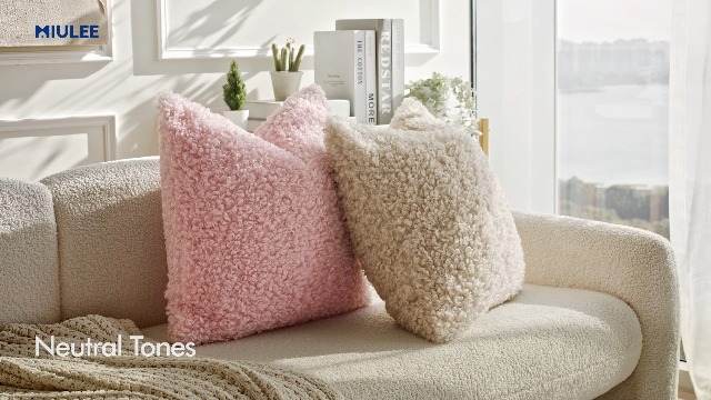 Amazon.com: MIULEE Pack of 2 Faux Fur Chocolate Throw Pillow