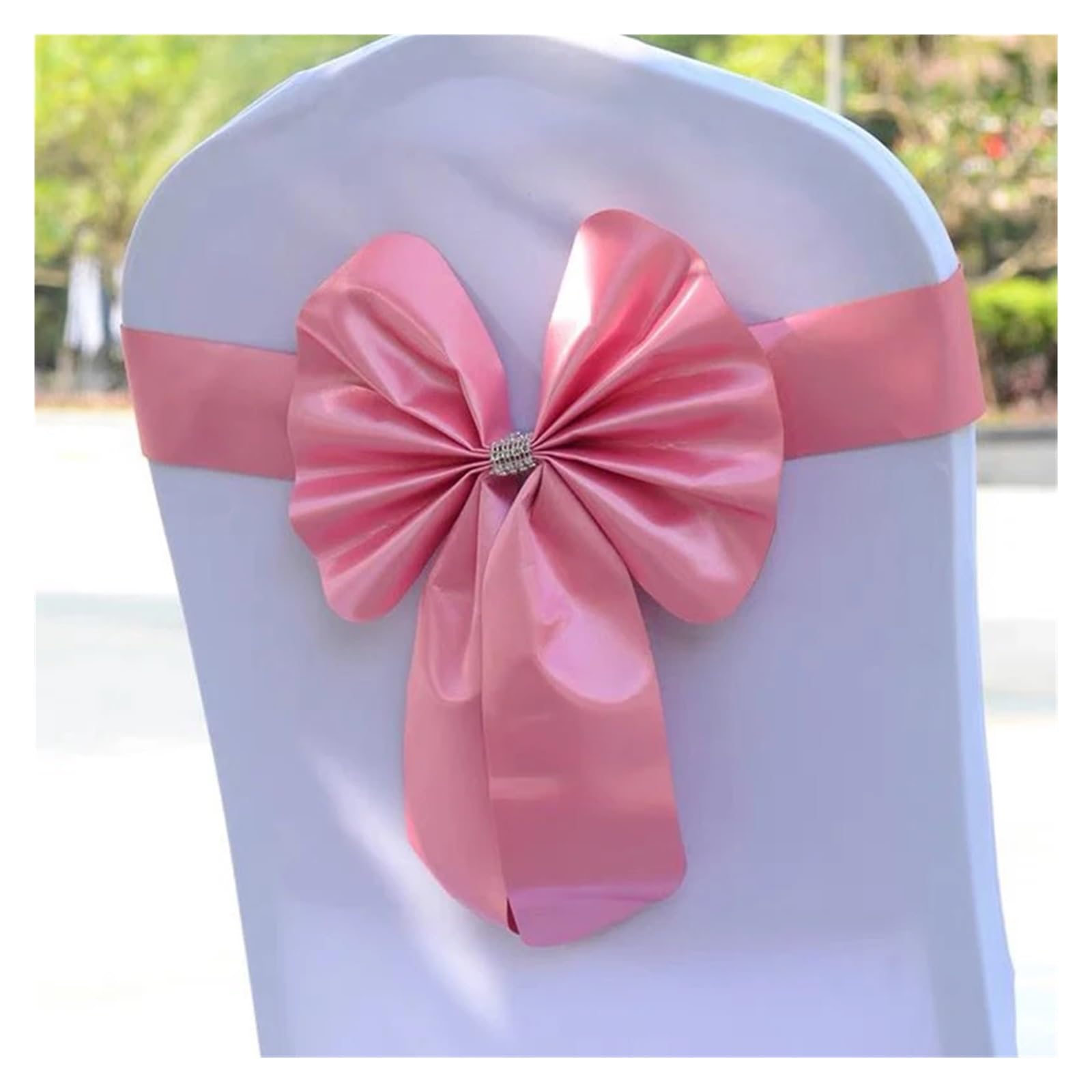 Nœud de chaise mariage rose pour transformer rapidement vos chaises de banquet d'hôtel