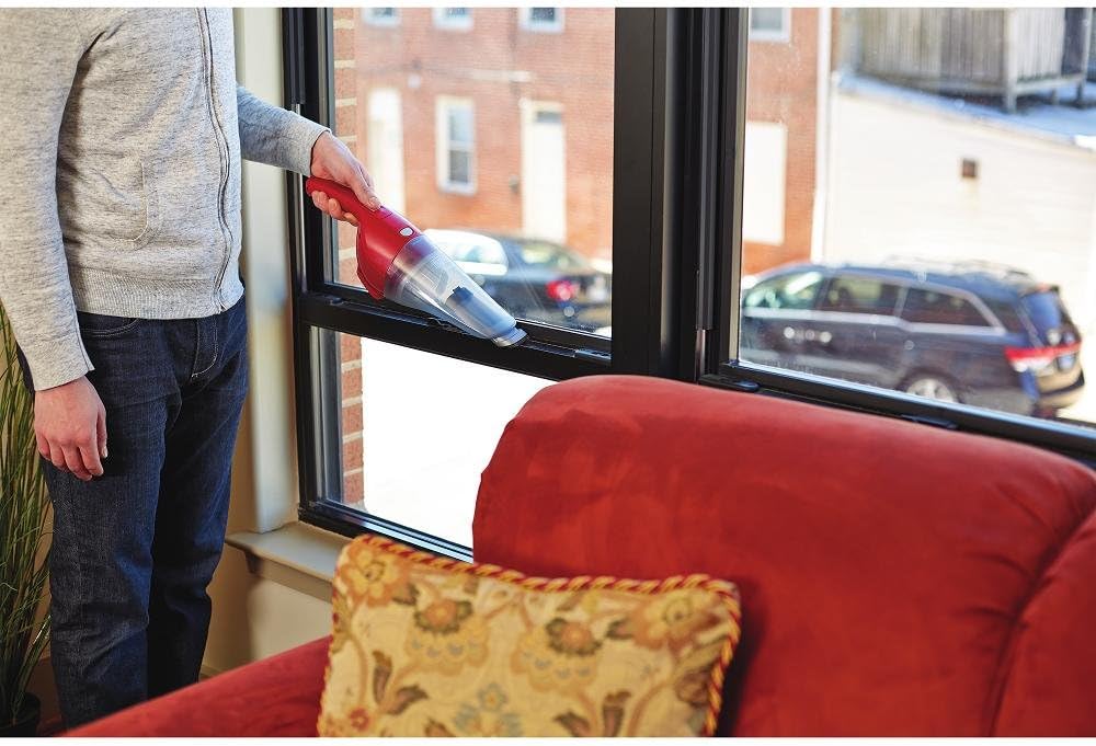 BLACK+DECKER Handheld Vacuum, Cordless, Chili Red (HNV220BCZ26FF)