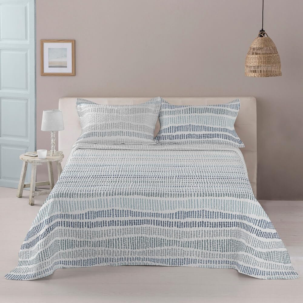 Stilia Colcha Bouti Andika, Diseño Geométrico Azul y Gris, 100% Poliéster, Relleno Acolchado 120g/m², Incluye Funda/s de Cojín (Azul, Cama 150-250x270 cm)