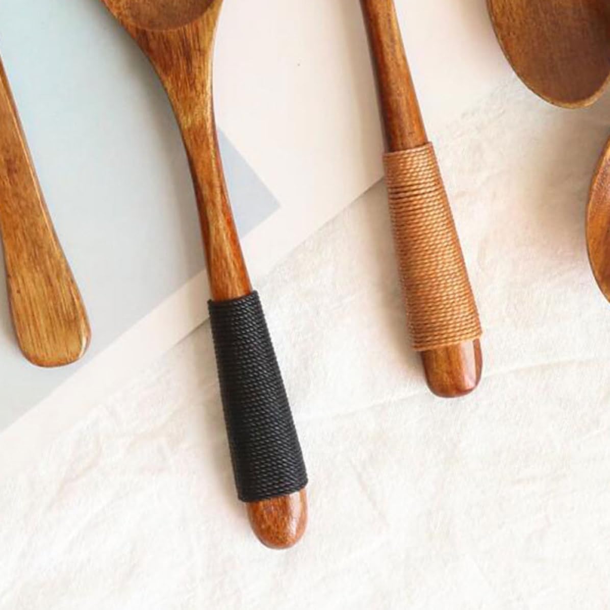 Toyvian 5pcs Wooden Dessert Spoons, Handmade Polished Sturdy Mini Spoons, Lightweight Brown Wood Tableware for Home and Tea Shop Use