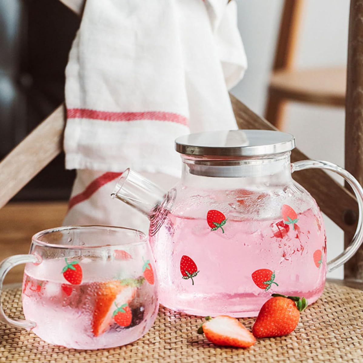Jarra de Leche de Vidrio Resistente al Calor Capacidad de 1.6 L para Fiesta Verano, Botella Dispensadora de Agua Vertedor y Diseño Multiusos para Hogar y Restaurante