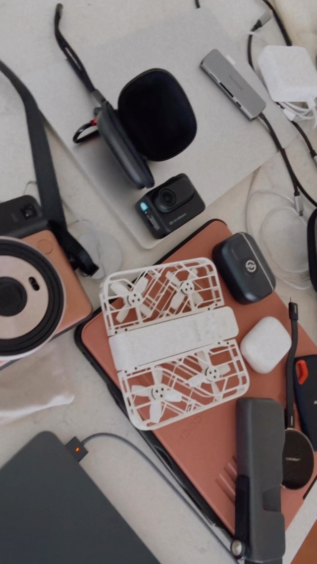 Watch Cameras and creator must haves #cameras #tech on Amazon Live