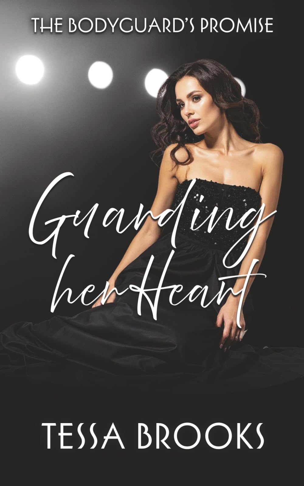 Guarding Her Heart: A lesbian/Sapphic Bodyguard Romance: 1 (The Bodyguard's Promise)