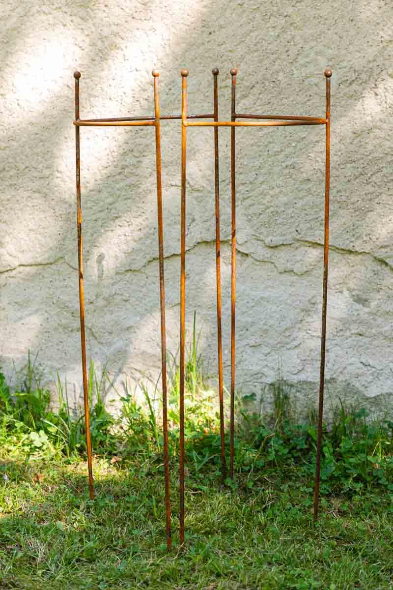 KUHEIGA 2er Set Staudenhalter halbrund, Höhe 90cm, Breite 55cm Roheisen/Rost