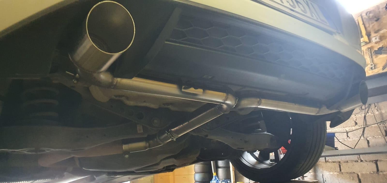 Terminale di Scarico Inox Replica GTI, Doppia Uscita, compatibile con Volkswagen Golf 6/7/7.5/8