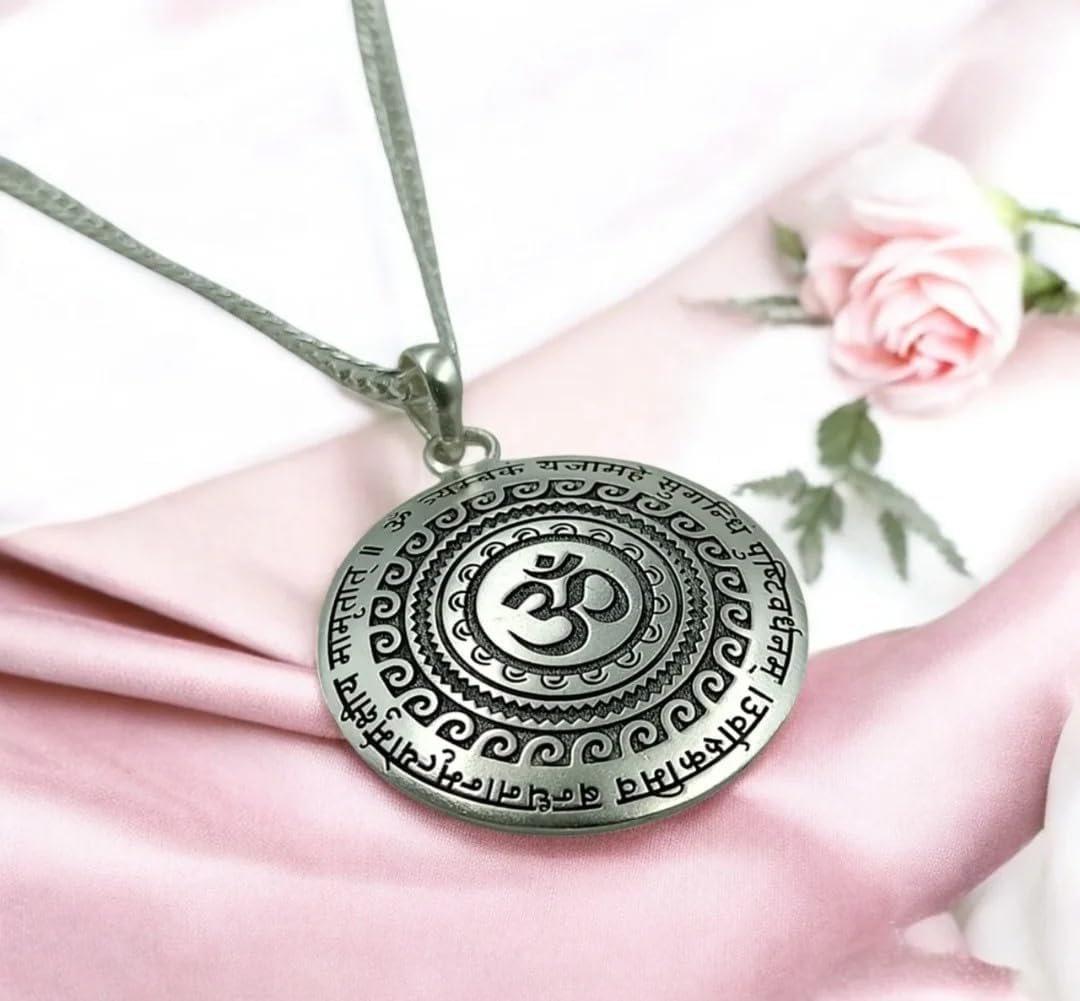 DIVISHA Om Mahamrityunjaya Mantra Pendant with Stainless Steel Chain Spiritual Om Locket for Men and Women Silver Finish Religious Necklace for Meditation Prayer Positive Energy Daily Wear 3