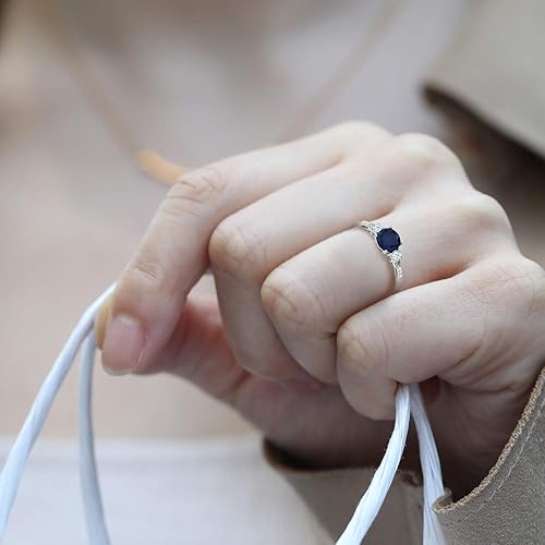 Miniatura 6 de Gem Stone King Anillo de compromiso de 10 quilates de oro blanco con piedra preciosa redonda de 6 mm, zafiro blanco creado y diamante blanco