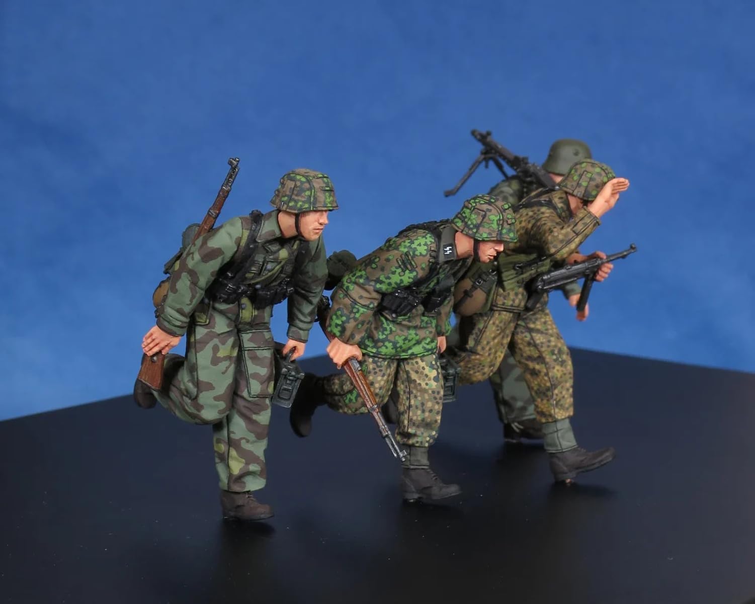 ドラゴンモデルズ　ドイツ国防軍第12SS装甲師団　装甲擲弾兵＆ R75 ドラゴン ドイツ 装甲擲弾兵 戦車教導師団 (ノルマンディ 1944) 1/35