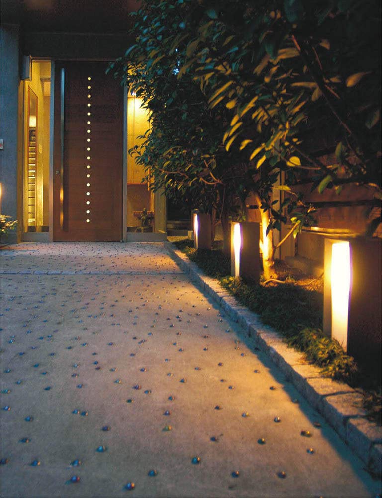 コイズミ照明　AU42389L ガーデンライト　新品4本 Amazon | コイズミ照明 ガーデンライト地上高700mm(シルバーメタリック