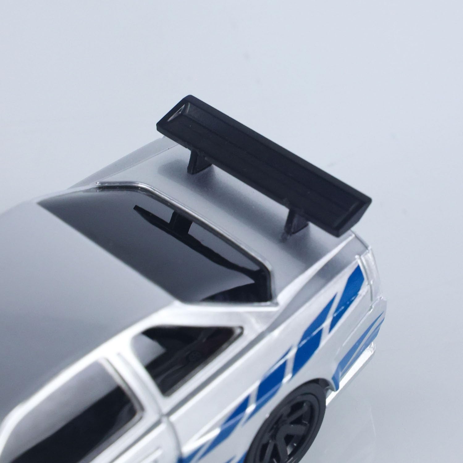 TOUCAN RC HOBBY 1/43 RC Drift Car 4WD Veicoli da corsa ad alta velocità 4304A 2.4GHz RTR Mini modello di auto radio luci a batteria giroscopio per età 14+