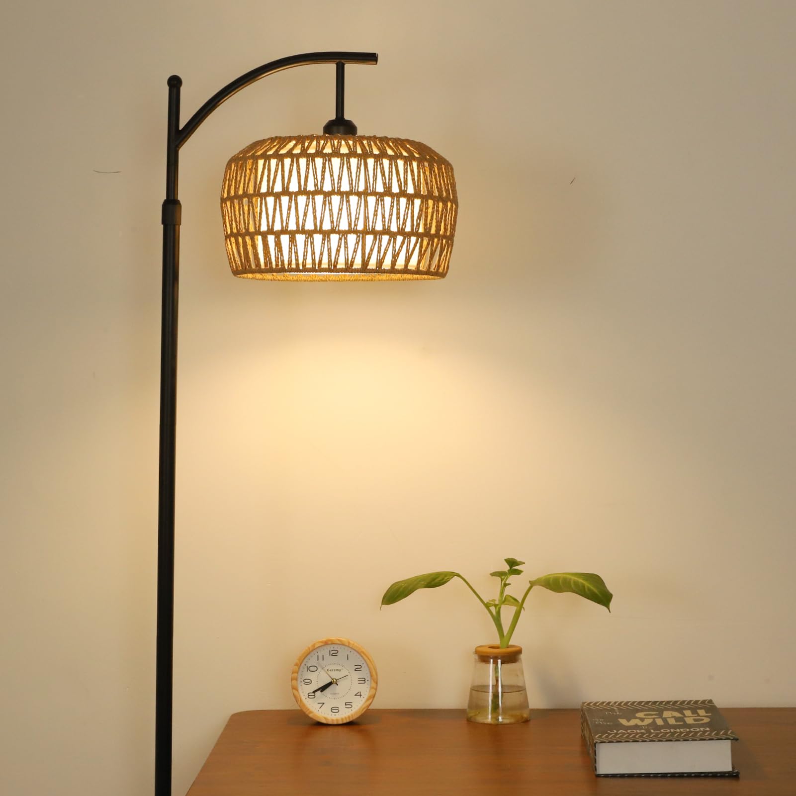 Rayofly - Lámpara de pie de ratán, con intensidad variable con control remoto, control de aplicaciones, lámpara de pie Boho con pantalla de ratán y bombilla, color negro