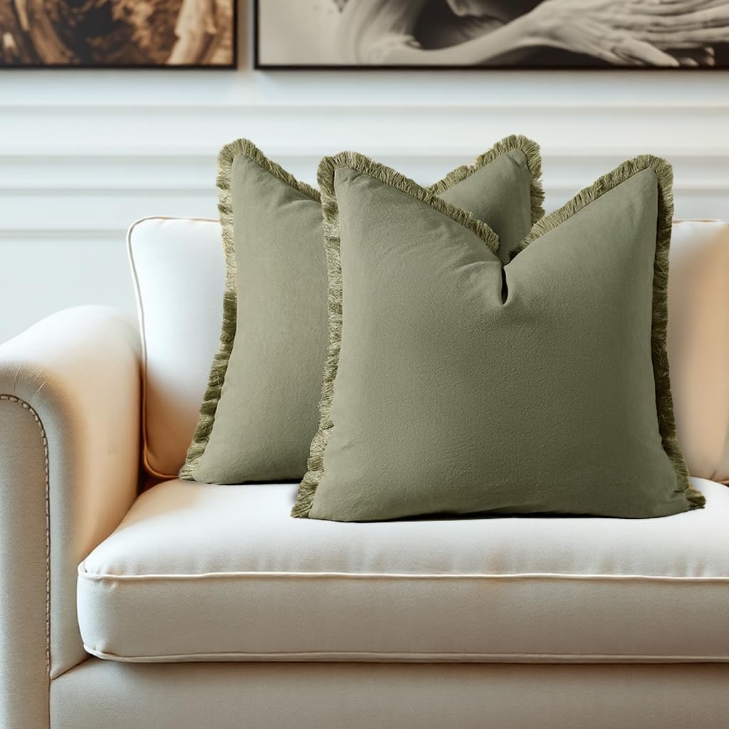 HOMTRYLIC Cushion Covers 50×50cm Set of 2 Soft Cotton Decorative Throw Pillows Covers with Tassels Farmhouse Boho Pillow Cases Square Pillowcases for Sofa Bed Couch Home Decor, Grass Green