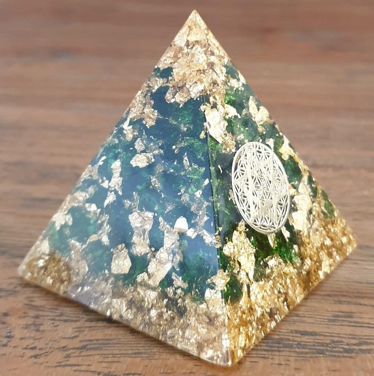 Orgonite Pyramide Anahata Grenat Vert : Dépollueur énergétique contre le stress