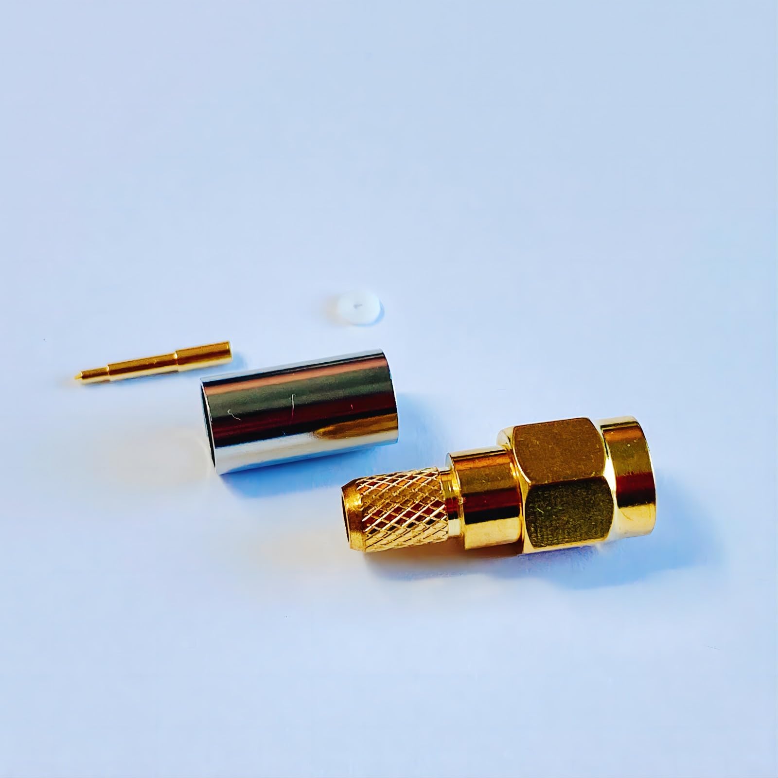 Conector RF SMA para cable 50-3: evita pérdidas de señal con su rosca interna 8