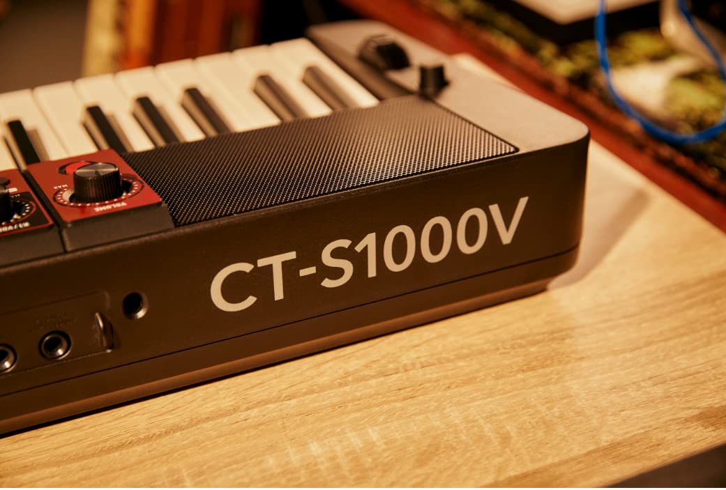 Casio Casiotone CT-S1000V Top Keyboard mit Anschlagdynamik, 900 Sounds & 243 Begleitrhythmen, Bluetooth Mid&Audio und Vocal Synthesis, schwarz rot
