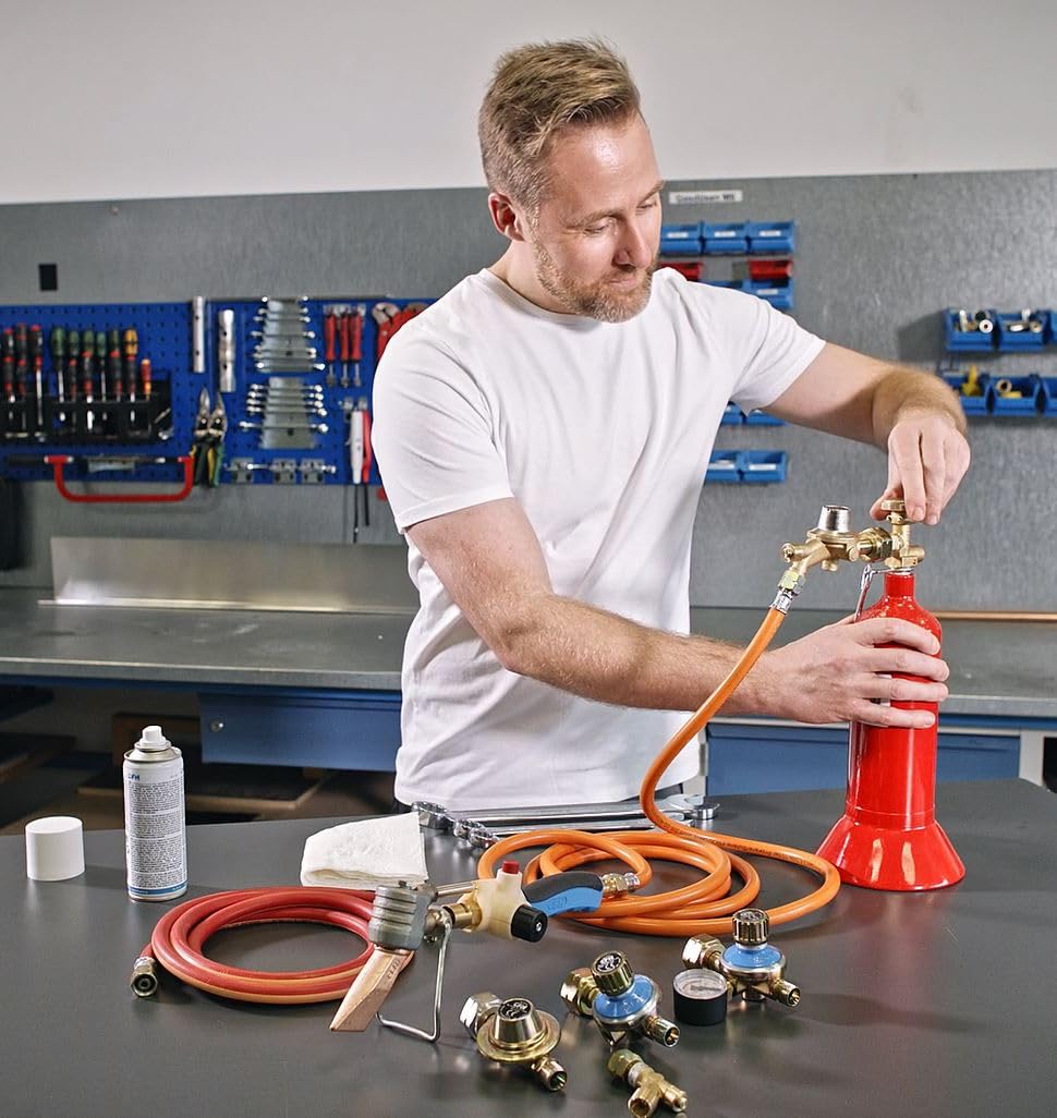 CFH 1‑Liter‑Stahlflasche PG 750 – wiederbefüllbare Propan‑Nachfüllflasche mit 3/8" LH Anschluss, Entlüftungseinrichtung und Aufhängehaken, für Gaslöt‑ und Abflammgeräte, EN 13322‑1