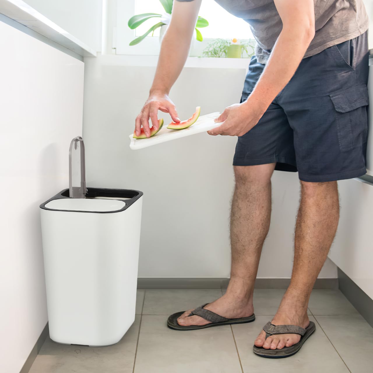 Dual Trash Can, 2 Compartment Kitchen Garbage Can Plastic Dry and Wet Classified Recycling Bin Wastebasket Liter Bin Dustbin Rubbish Box Garbage Container for Home 15L